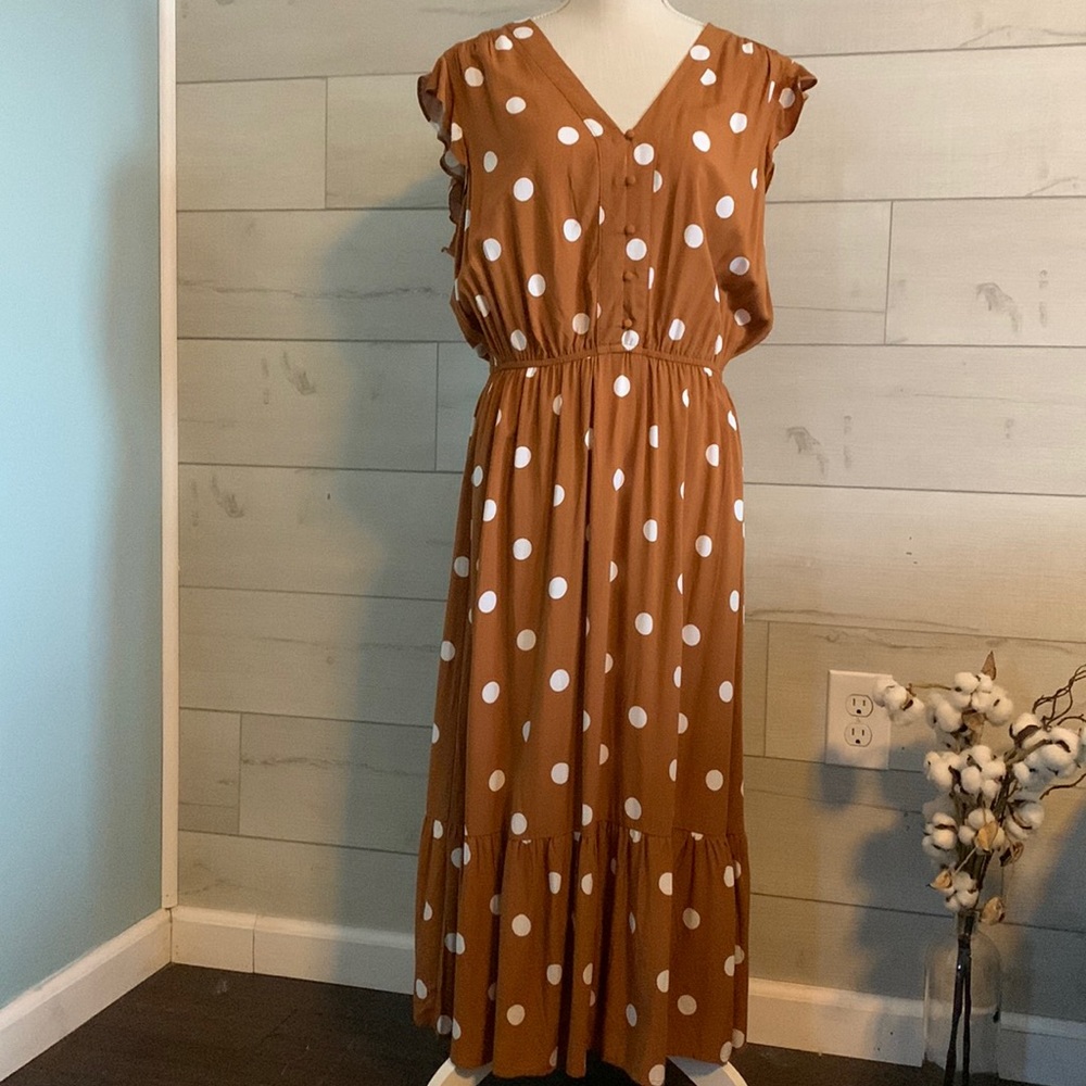 “Pretty women” polka dot light weight pull on dress nwt large